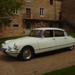 1967 Citroen DS21 in white