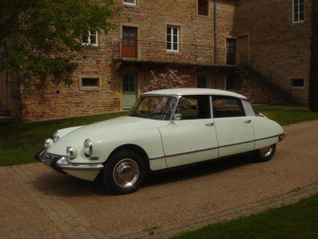 1967 Citroen DS21 in white