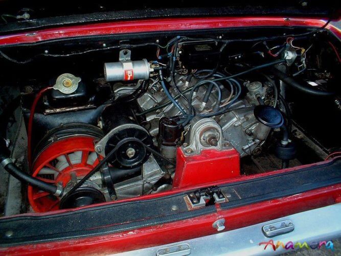 Shot the Hillman Zimp engine bay