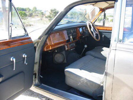 1968 Daimler V8 250 interior