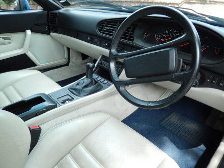 1989 Porsche 944 S2 interior