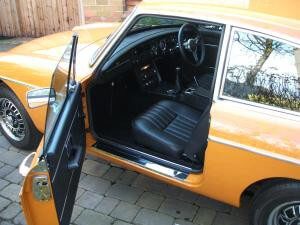 1974 MGB GT V8 interior