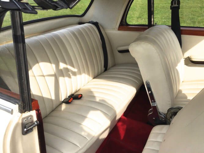 1959 Mercedes 220s Coupe rear seats