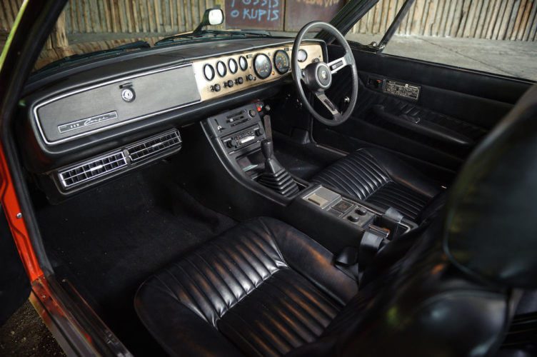 1975 Isuzu 117 Coupe interior