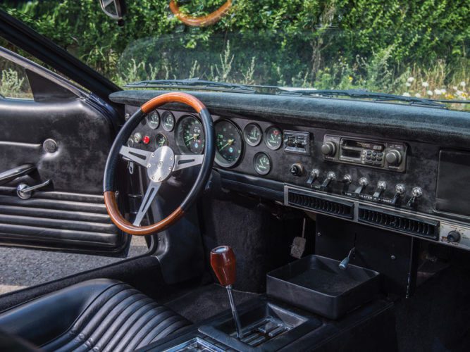 1969 De Tomaso Mangusta interior