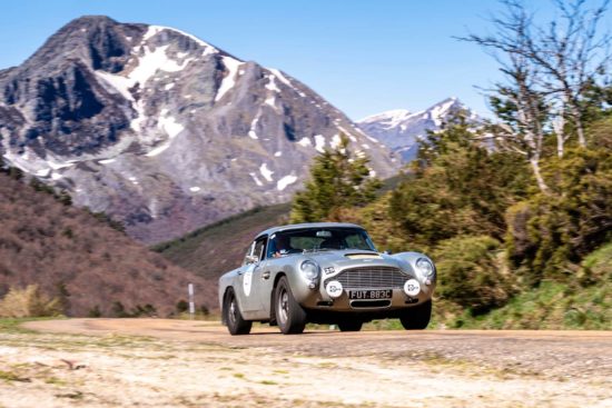 Aston Martin DB5 and Frazer Nash-BMW win 2022 Carrera España