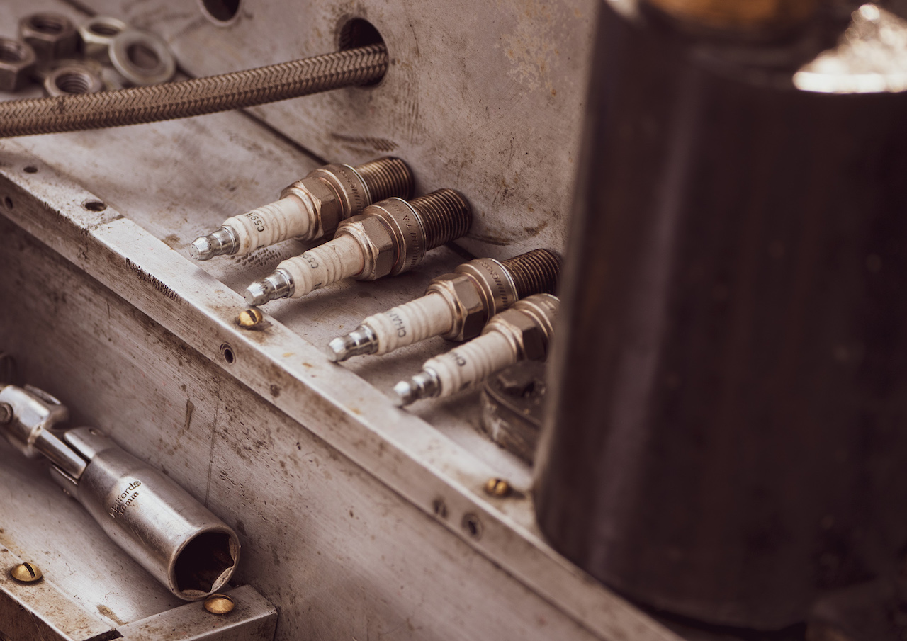 1262 - Owning Car Doesnt Make You Mechanic - 01