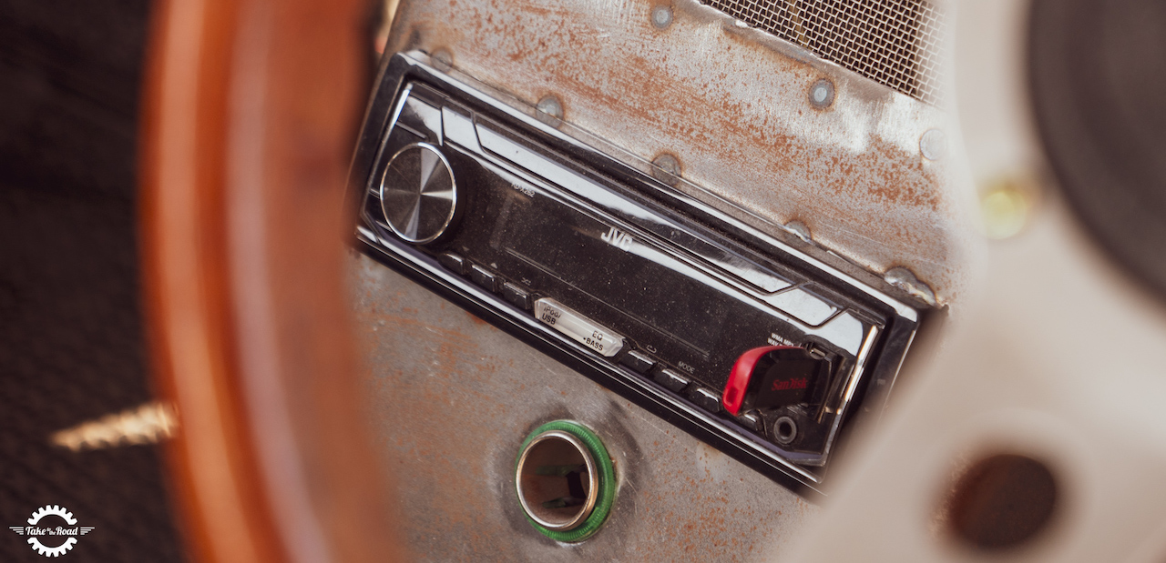 Used Head Unit in a Classic Car: What to Check First